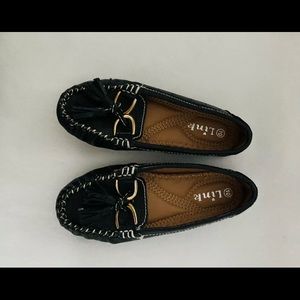 Link Black Mocassin /White Stitches Girl’s Sz10 Shoes.